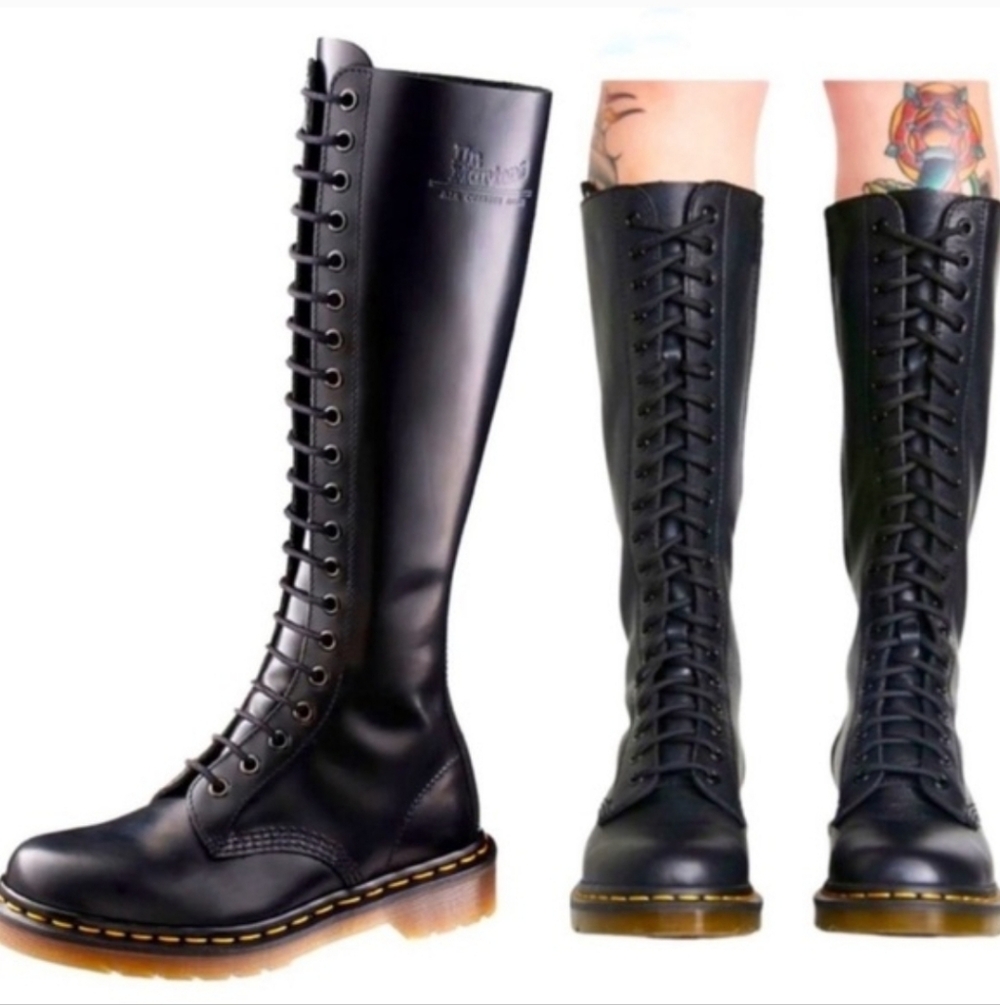 Dr. Martens Black Lace-Up Boots Women's Size 7